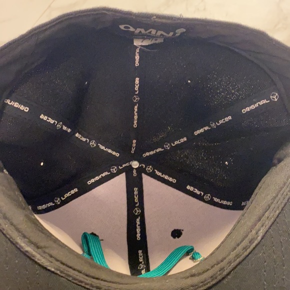 UH Manoa Omni hat 7 1/8 - Picture 7 of 8